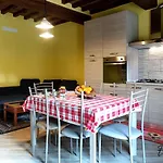Sole-luna Apartman Colleoli