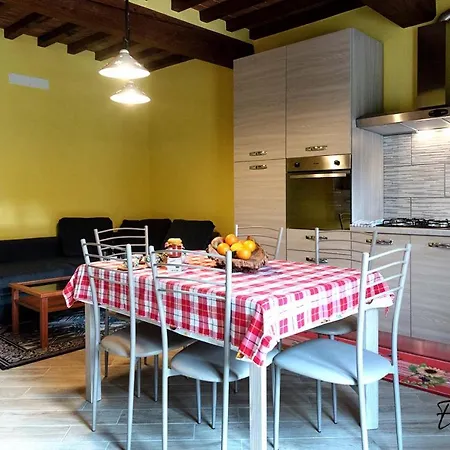 Sole-luna Apartment Colleoli